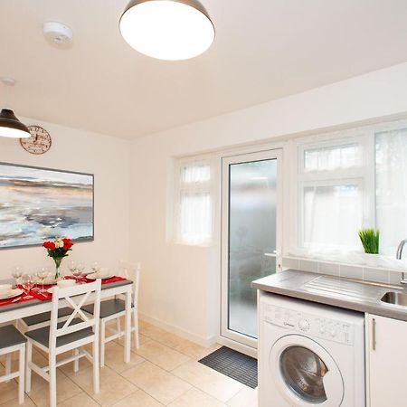 Stunning Four Bedroom House Close To Excel, O2 & Central London With Free Parking Esterno foto