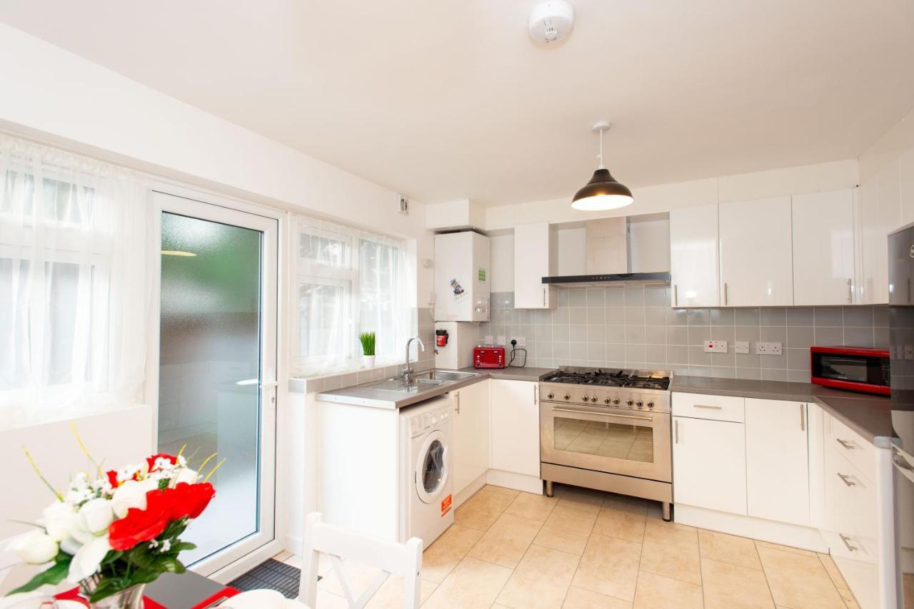 Stunning Four Bedroom House Close To Excel, O2 & Central London With Free Parking Esterno foto