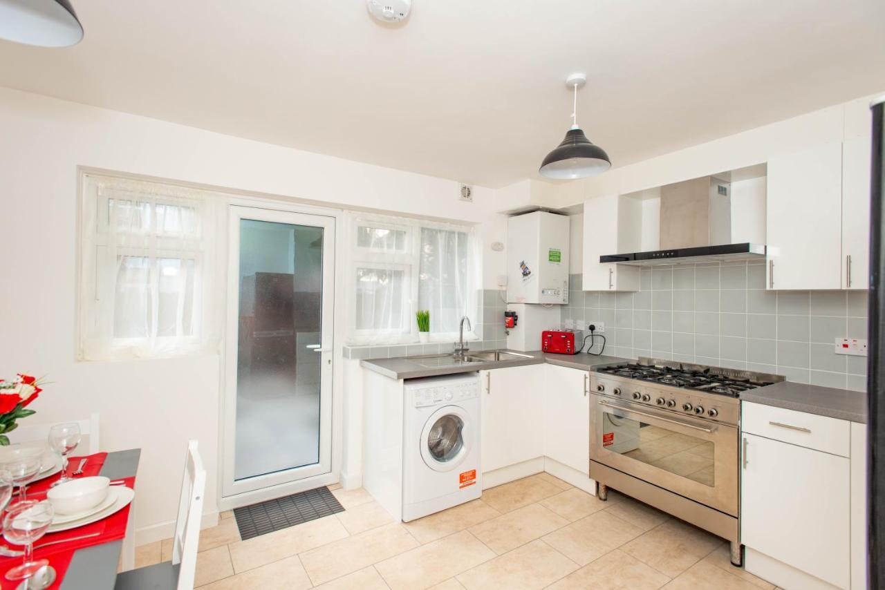 Stunning Four Bedroom House Close To Excel, O2 & Central London With Free Parking Esterno foto