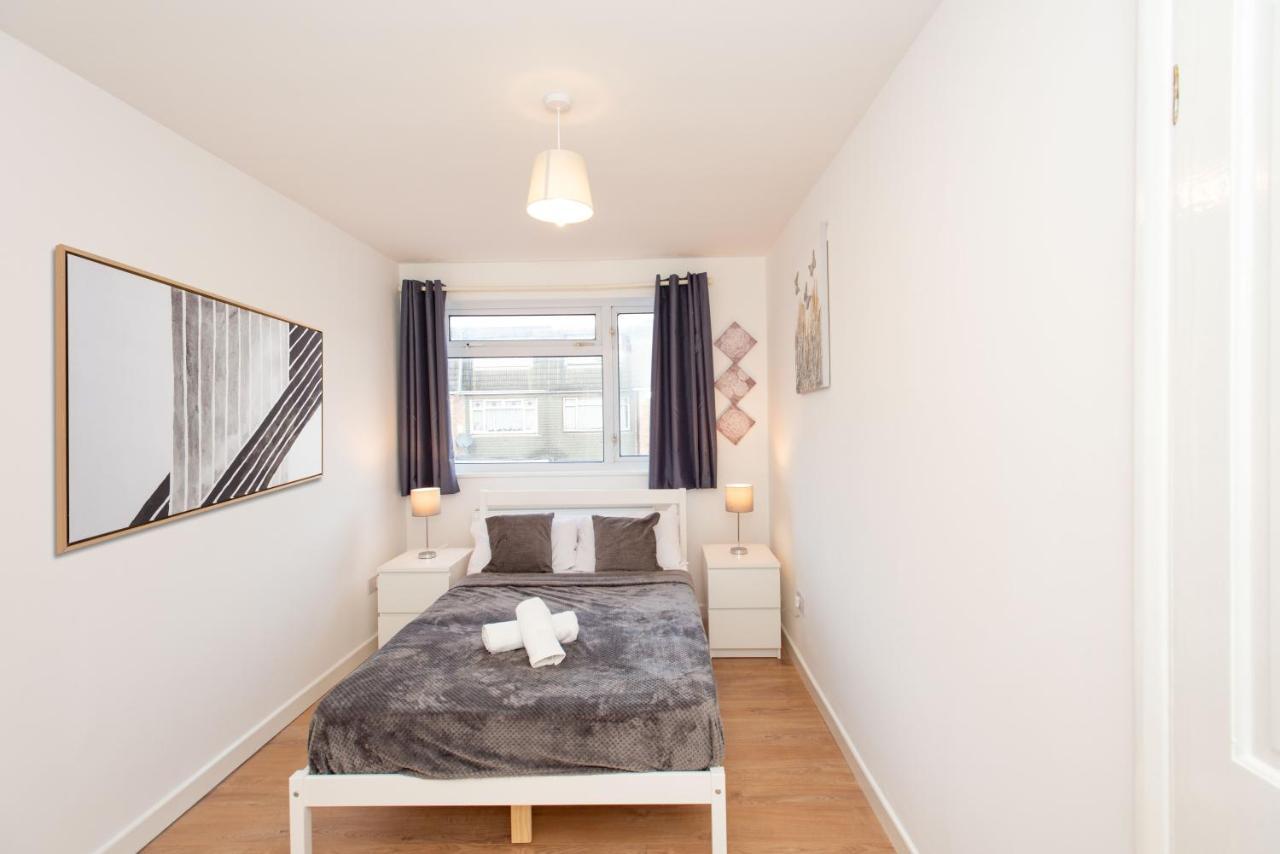 Stunning Four Bedroom House Close To Excel, O2 & Central London With Free Parking Esterno foto