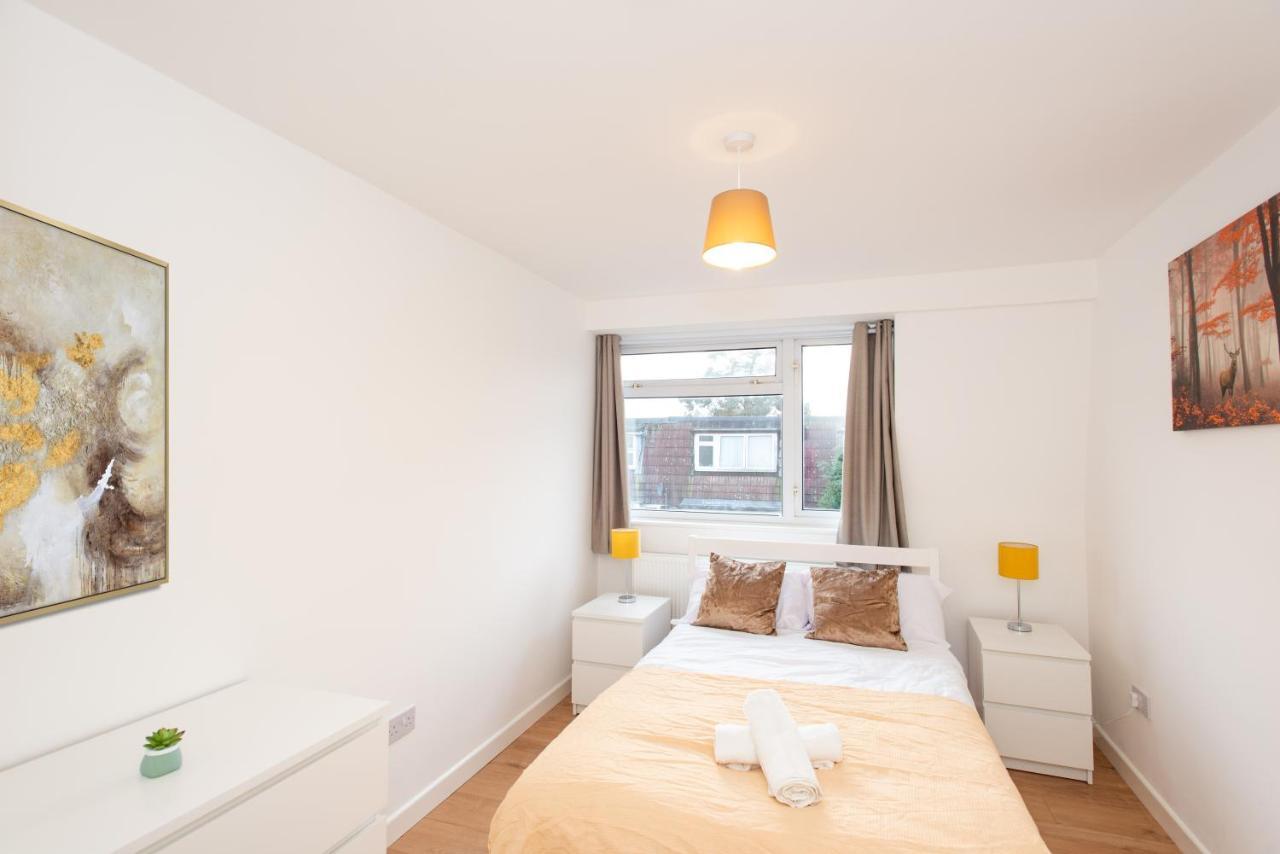 Stunning Four Bedroom House Close To Excel, O2 & Central London With Free Parking Esterno foto