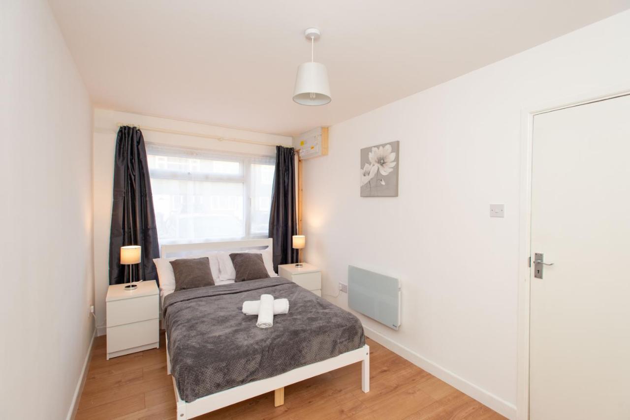 Stunning Four Bedroom House Close To Excel, O2 & Central London With Free Parking Esterno foto